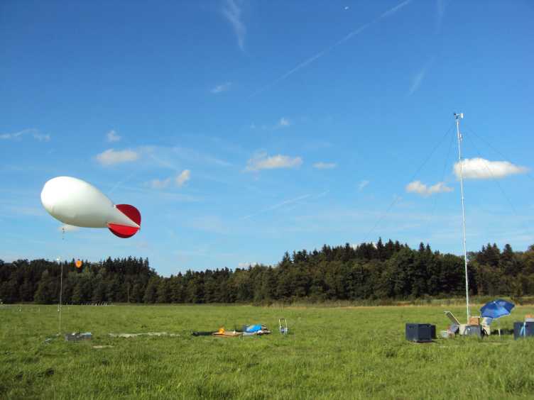Enlarged view: Balloon and meteo tower